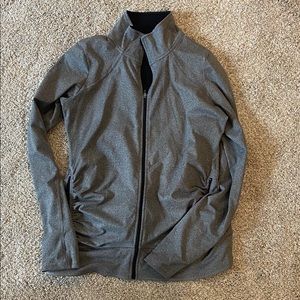 Athletic maternity jacket